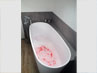 Badezimmer mit der freistehenden Badewanne Bellagio