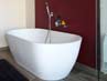 Badezimmer mit der freistehenden Badewanne Montecristo