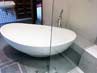 Badezimmer mit der freistehenden Badewanne Vicenza