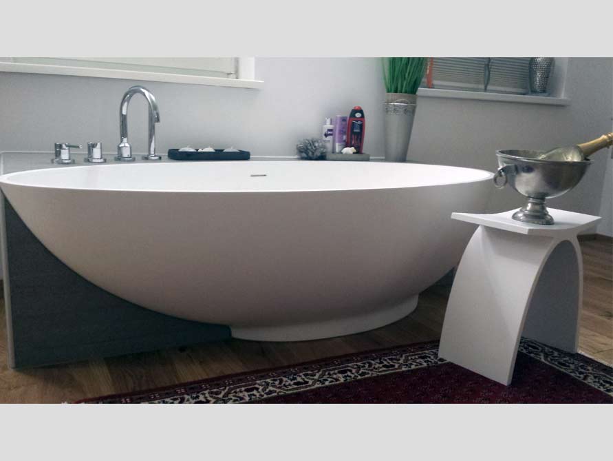 Badezimmer Idee mit der freistehenden Badewanne Campione