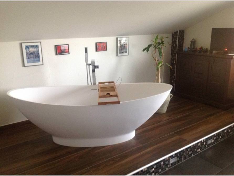 Badezimmer Idee mit der freistehenden Badewanne Como