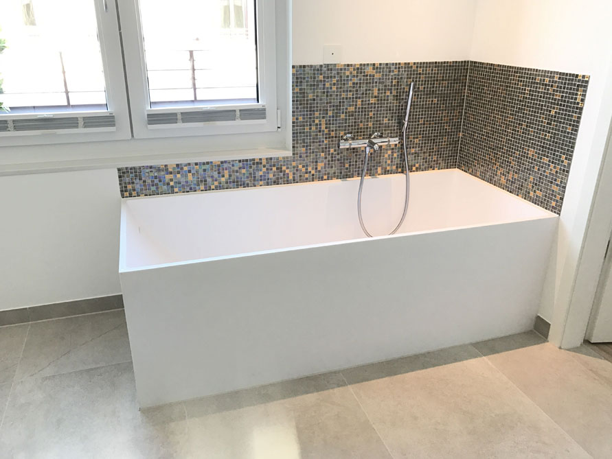 Badezimmer Idee mit der freistehenden Badewanne Firenze