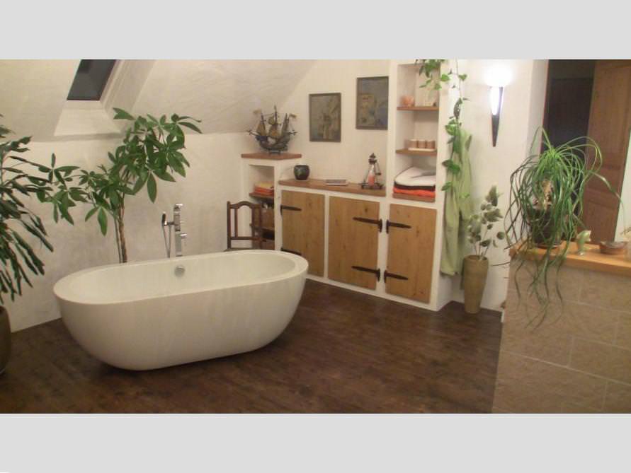 Badezimmer Idee mit der freistehenden Badewanne Gandia Grande
