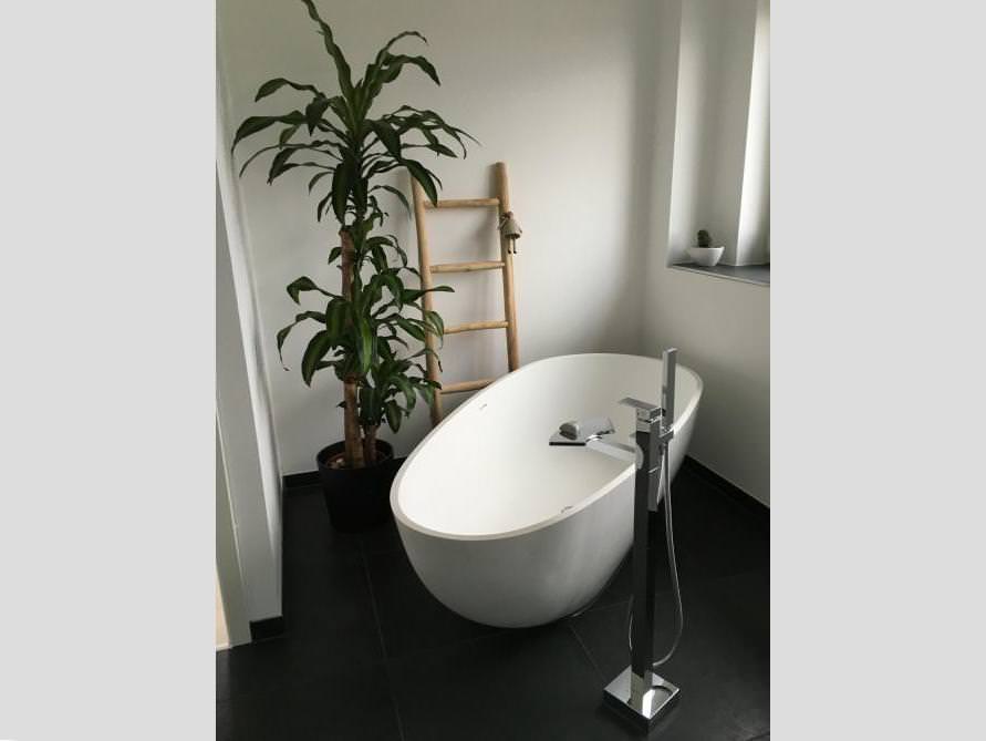 Badezimmer Idee mit der freistehenden Badewanne Luino Grande