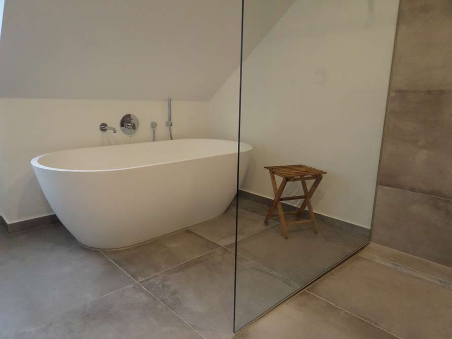Badezimmer Idee mit der freistehenden Badewanne Montecristo